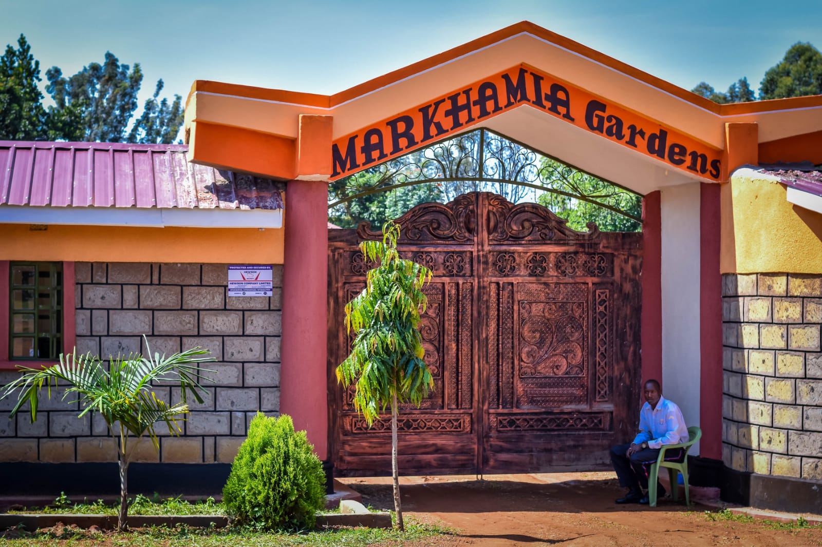 Welcome to Markhamia Gardens